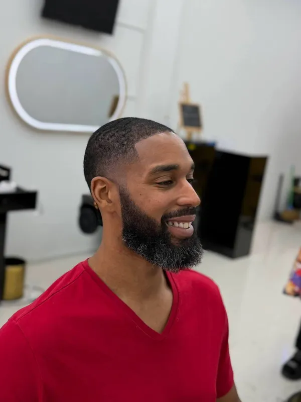 Short beard with crisp lined edges