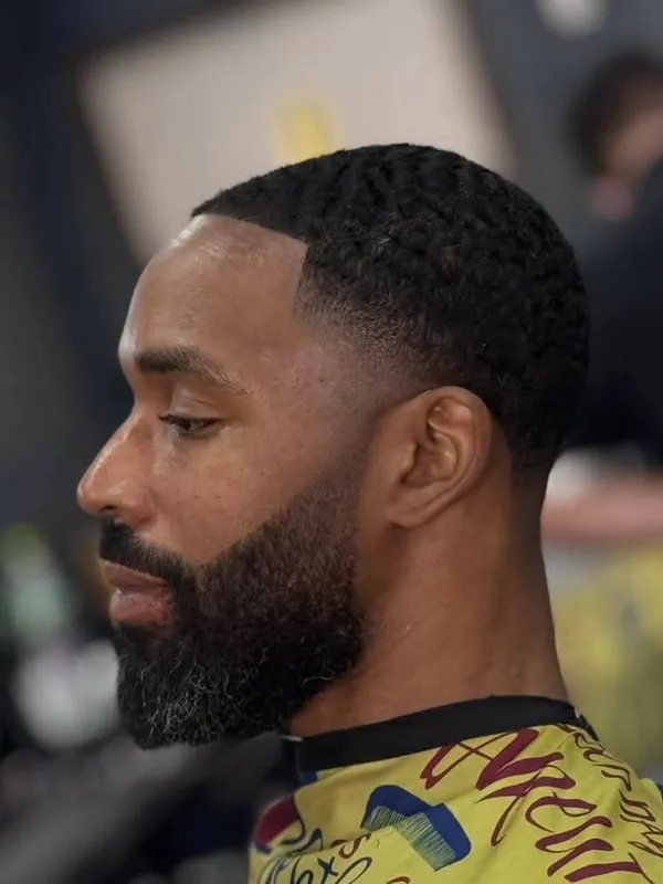 Short waves with a sharp line up and beard