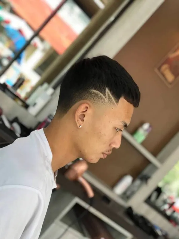 Line design on a short crop